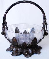 Gazdagon díszített fém kínálókosár, hibátlan üvegbetéttel, jelzett MP1970, m:25 cm, d:20 cm /Metal basket with flawless glass