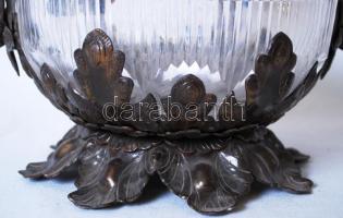 Gazdagon díszített fém kínálókosár, hibátlan üvegbetéttel, jelzett MP1970, m:25 cm, d:20 cm /Metal b...