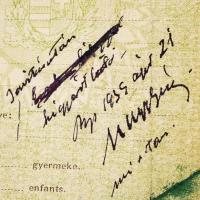 1939 A bevezetendő keményfedeles útlevél 00000 sorszámú mintája, benne a miniszteri tanácsos kézzel ...