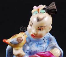 Herendi ülő japán kislány a madárral, kézzel festett, jelzett, hibátlan, m:8 cm / Herend girl with b...
