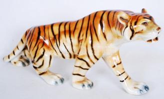 Jelzett porcelán tigris, kézzel festett, hibátlan, h:37 cm, m:17 cm / Porcelain tiger, flawless