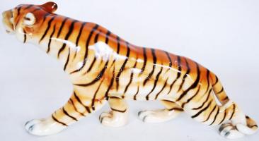 Jelzett porcelán tigris, kézzel festett, hibátlan, h:37 cm, m:17 cm / Porcelain tiger, flawless