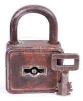 Tuto lakat kulccsal /  Vintage lock with key