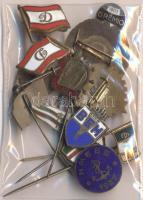 13db különféle zománcozott jelvény, hajózással kapcsolatosak főleg T:1,2