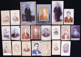 1880-1930 21db keményhátú fénykép urakról különböző műtermekből, vizitkártya, illetve kabinetfotó méretben