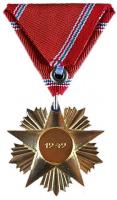 1949. "A Magyar Népköztársaság Érdemrend V. fokozata" aranyozott Br zománcozott kitüntetés...