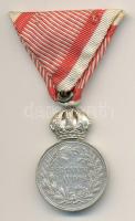 1890. "Ezüst Katonai Érdemérem a katonai érdemkereszt szalagján" ezüstözött kitüntetés T:2 Hungary 1890. "Silver Medal for Military Merit Signum Laudis on wartime ribbon" silver-plated decoration C:XF