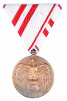 Ausztria 1932. "Háborús Emlékérem 1914-1918" Br kitüntetés mellszalagon Szign.: Grienauer T:2 Austria 1932. "Great War Commemorative Medal 1914-1918" Br medallion on ribbon Sign: Grienauer C:XF