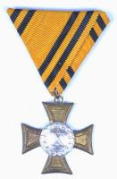 1913-1918. "Katonai Legénységi Szolgálati Jel II. osztálya" hadifém kitüntetés szalaggal T:2- Hungary 1913-1918. "Military Service Medal 2nd class" on ribbon C:VF