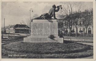 Tata hősök szobra (EK)