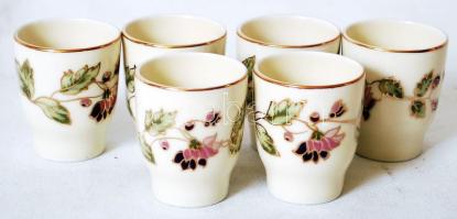 Zsolnay virágos mintás kupicás készlet, kézzel festett, jelzett, hibátlan, m:5 cm, d:4 cm/ Zsolnay porcelain shot set