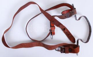 Régi plédszíj díszes fém fogantyúval /  Leather blanket strap with metal handle