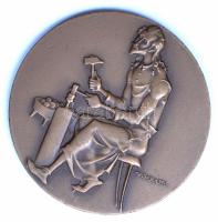 Madarassy Walter (1909-1994) 1971. "70 éves a Magyar Numizmatikai Társulat" Br emlékérem (60mm) T:2