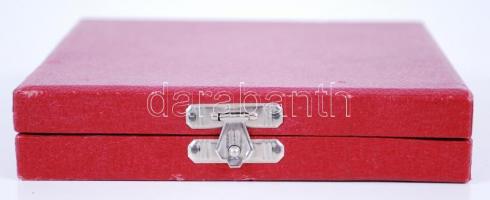 1980 A chemnitzi Vakok Intézetének 75 éves jubileumára készített kerámia plakett díszdobozban / 
&qu...