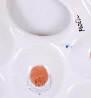 Kézzel festett tojástartó és kínálótálak, egyik jelzett SKM, hibátlanok, összesen: 3 db, 23×18-23×23...