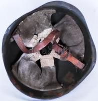 Katonai sisak "R" betűvel az elején, kopott állapotban, m:16cm, d:24 cm / Military helmet
