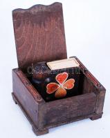 cca 1940 Szivarka tartó faládika Magyar Dohányjövedék felirattal és modern fa gyufásdoboz-tartó /
Wo...