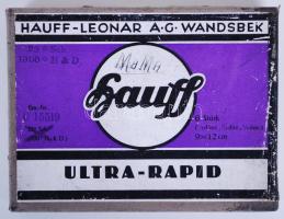 cca 1900 14db üvegnegatív, főleg családi fotók /  A box of vintage glass negatives, mostly with family photos, 12x9cm