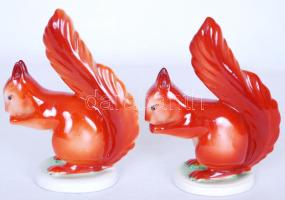 Hollóházi mókusuk, kézzel festettek, jelzettek, hibátlanok, 14 cm, összesen: 2 db / Hollohaza porcelain squirrel
