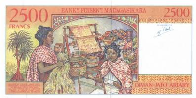Madagaszkár 1998. 2500Fr T:I
Madagascar 1998. 2500 Francs C:Unc