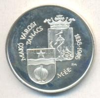Fritz Mihály (1947-) 1986. "MÉE / 150 éves a Makói Városi Tanács épülete" Ag emlékérem (35.92g/42.5mm) T:PP