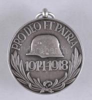 1929. Magyar Háborús Emlékérem kardokkal,sisakkal "Pro Deo et Patria" ezüstözött Br kitüntetés, előoldalon "BRONZ" jelzéssel T:2 Hungary 1929. Commemorative Medal for World War I for combatants, silver-plated Br medal with "BRONZ" hallmark on front C:XF