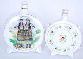 2 db kulacs, kézzel festett, jelzett Hollóházi, másik jelzés nélkül, hibátlan, dugóval, m:16-18 cm/ ...