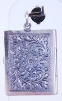 cca 1920 Vésett, növényi díszítésű, ezüst (Ag) fényképtartó medál / Silver locket with carved floral ornaments, 2,5x2cm, 5,51gr