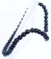 Ónix nyaklánc ezüst (Ag) szerelékkel / 
Onyx necklace with silver accessories, 43cm