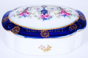 Virágokkal díszített régi jelzett porcelán ékszeres doboz / Chinaware jewelry box 8x6cm
