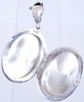 Lófejjel díszített, ezüst (Ag) ereklyetartó medál / 
Silver reliquary pendant decorated with horse h...