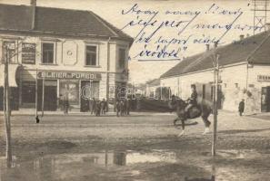 Kiskunfélegyháza Bleier és Füredi fűszer- és csemege boltja, a Fonciére pesti biztosító intézet kerületi főügynöksége, Kohn kereskedése, lovas katona, photo (fl)