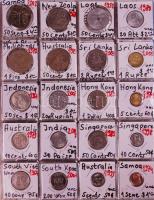 Külföldi fémpénz gyűjtemény albumba rendezve, összesen 160db pénzérme 120 ország érméiből, sok Unc és PP darabbal T:vegyes Mixed world coin collection with 160 pieces of coin of 120 countries, with lots of Unc and PP coins C:mixed