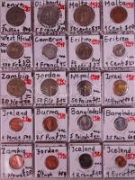 Külföldi fémpénz gyűjtemény albumba rendezve, összesen 160db pénzérme 120 ország érméiből, sok Unc é...