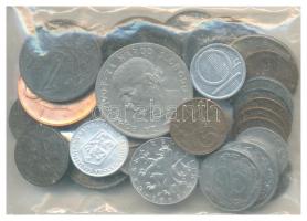 35db vegyes cseh és szlovák pénz T:vegyes 35pcs of mixed Czech and Slovak coins C:mixed