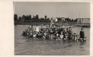 Balatonzamárdi fürdőélet