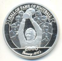 Uganda 2006. 2000Sh Ag "A labdarúgás halhatatlanjainak csarnoka - Németország 1970-as évek / Franz Beckenbauer" T:PP Tanúsítvánnyal Uganda 2006. 2000 Shilling Ag "Hall of Fame of football - Germany 1970s / Franz Beckenbauer" C:PP With certificate