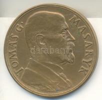 Csehszlovákia 1935. "Tomas G. Masaryk elnök 85. születésnapja" Br emlékérem (50mm) szign.: O. SPANIEL T:2 Czechslovakia 1935. "85th anniversary - Birth of Tomas G. Masary" Br commemorative medallion (50mm) sign.: O. SPANIEL C:XF