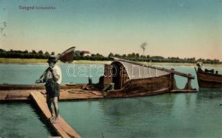 Szeged halászbárka halásszal