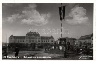 Nagybánya Rákóczi square with country flag, Hotel King István
