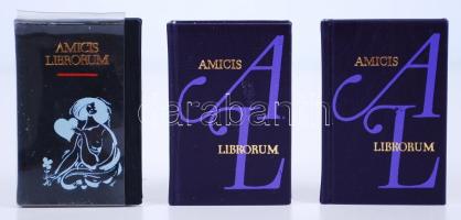 Amicis Librorum 1-3. Aussagen über Bücher und Büchermacher ausgewählt v. Wolfgang Polte u. mit Illustrationen versehen v. Werner Klemke. Leipzig, 1971-1978, VEB Polygraph. Kiadói műbőr kötésben, sorszámozott (171/2000) /  Faux leather binding