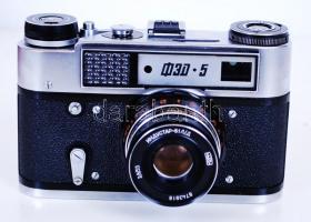 Fed 5 fényképezőgép Industar-61 L/D f2,8/55 objektívvel, eredeti tokjában / 
Photo camera in origina...