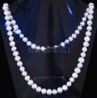 Édesvízi tenyésztett gyöngy nyaklánc ezüst zárral / Cultured pearl necklace with silver clasp, 56cm