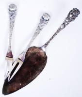 Solingen Justinus 2 db két ágú villa és egy tortalapát, jelzett, eredeti dobozában