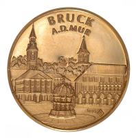 Ausztria DN "Stadt Bruck - Steiermark" Au emlékérem (0.986/3.48g/20mm) T:exPP ph. Dísztokban Austria ND "Stadt Bruck - Steiermark" Au medallion (0.986/3.48g/20mm) in case C:exPP edge error