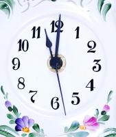 KÉzzel festett, ingás porcelán falióra