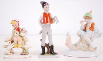 3db kézzel festett, jelzett porcelán figura /  Hand painted porcelain figures