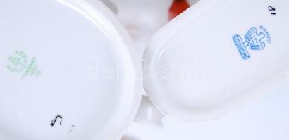 Sétálók, 3db kézzel festett, jelzett porcelánfigura (Hollóháza, Aquincum) / 
Walking, hand painted p...