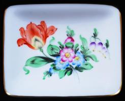 Herendi virágos dobozka, kézzel festett, jelzett, hibátlan, 10×8×4 cm/ Herend porcelain box