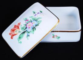 Herendi virágos dobozka, kézzel festett, jelzett, hibátlan, 10×8×4 cm/ Herend porcelain box